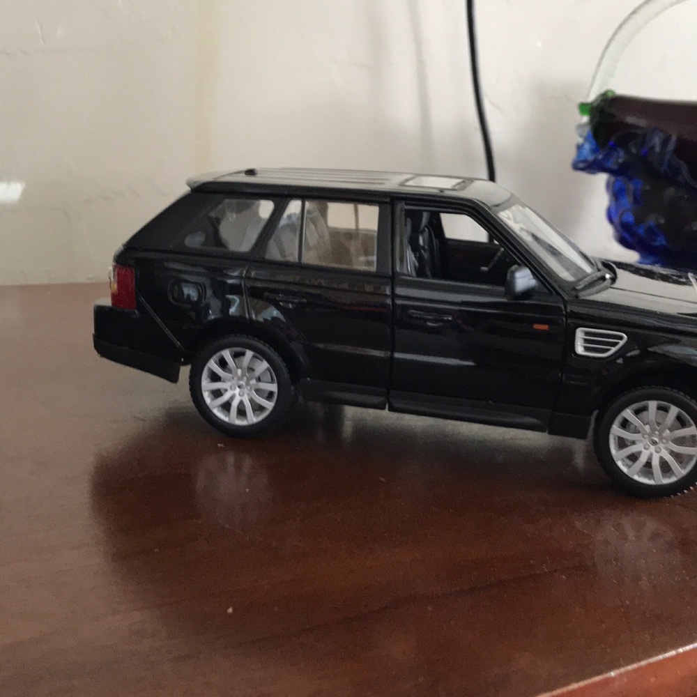 Range Rover toy mode - Picture 2 of 4